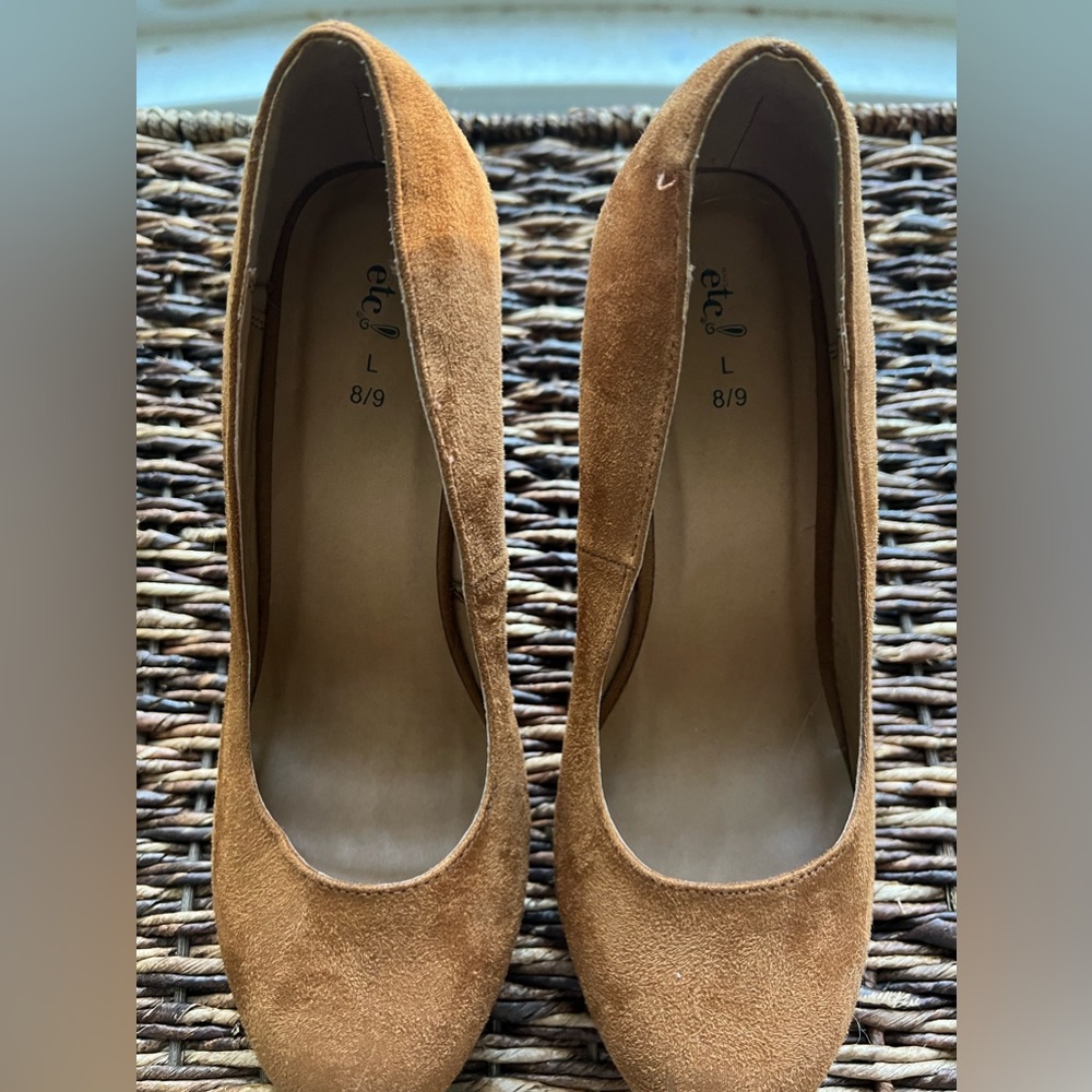 Tan suede Etc high healed wedges, Size L 8/9